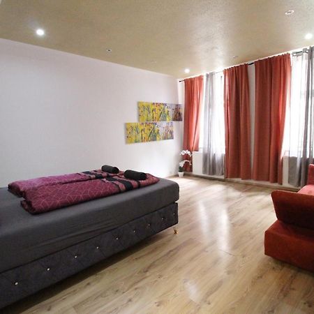 Private Triple Bedroom Rf1 Виена Екстериор снимка