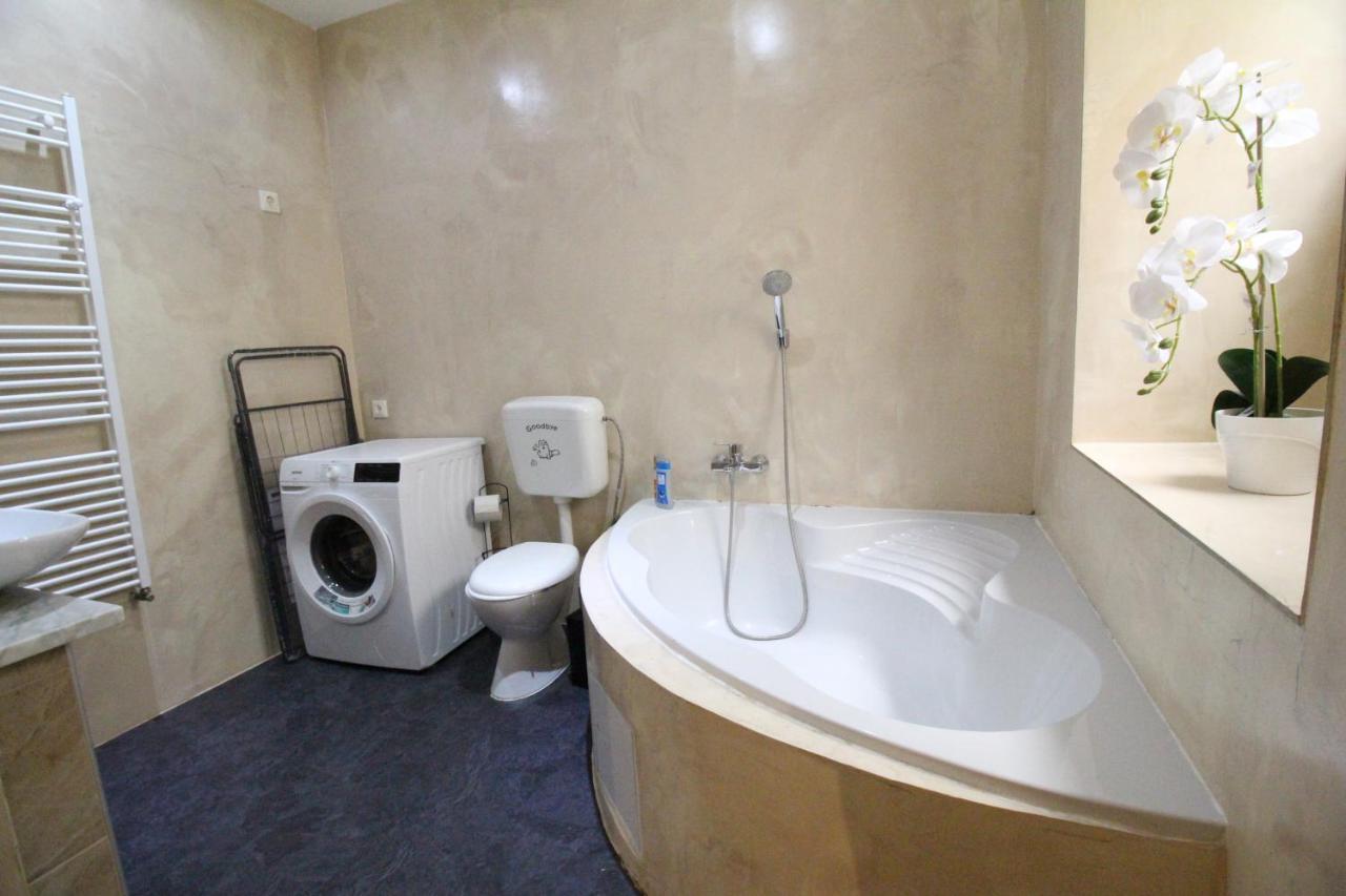 Private Triple Bedroom Rf1 Виена Екстериор снимка